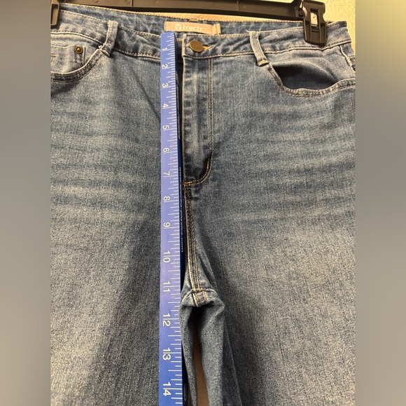 Tractr Blue Cropped Women's Jeans - Picture 7 of 9